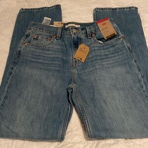 Levi’s a medium rise